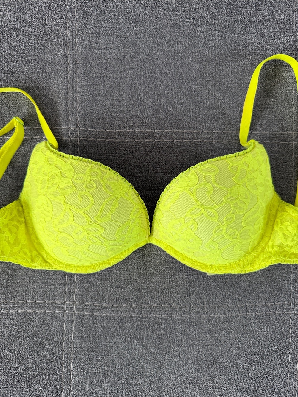 Victoria's Secret Neon Lime Lace Push-Up Bra